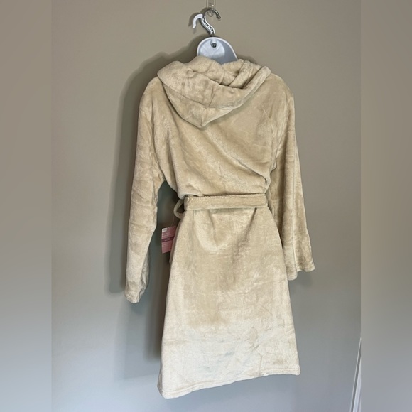 NWT - Fluffy Robe - Summer & Rose - Picture 4 of 14